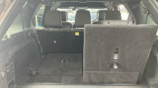 Land Rover Discovery 3.0 D300 Dynamic SE 5dr Auto Diesel Station Wagon